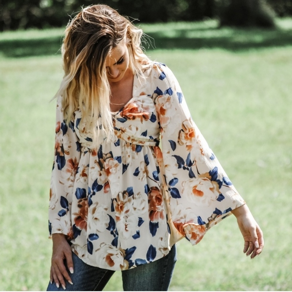 SOLD OUT  40057 Floral Keyhole Blouse - Picture 5 of 5